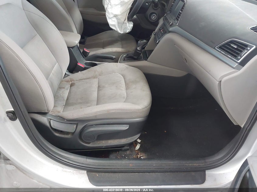 2018 HYUNDAI ELANTRA SEL 5NPD84LF0JH253728