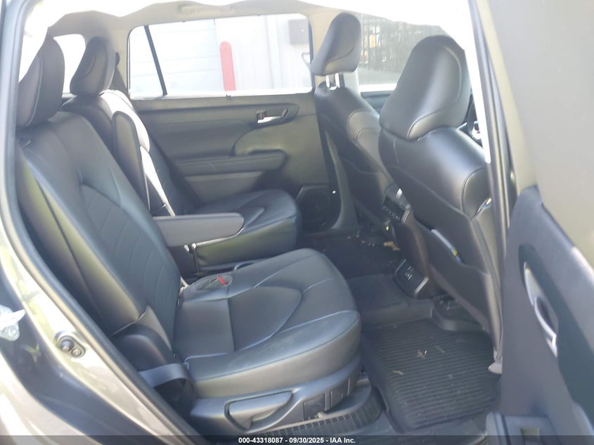 2023 TOYOTA HIGHLANDER HYBRID XLE - 5TDKARAH9PS017806