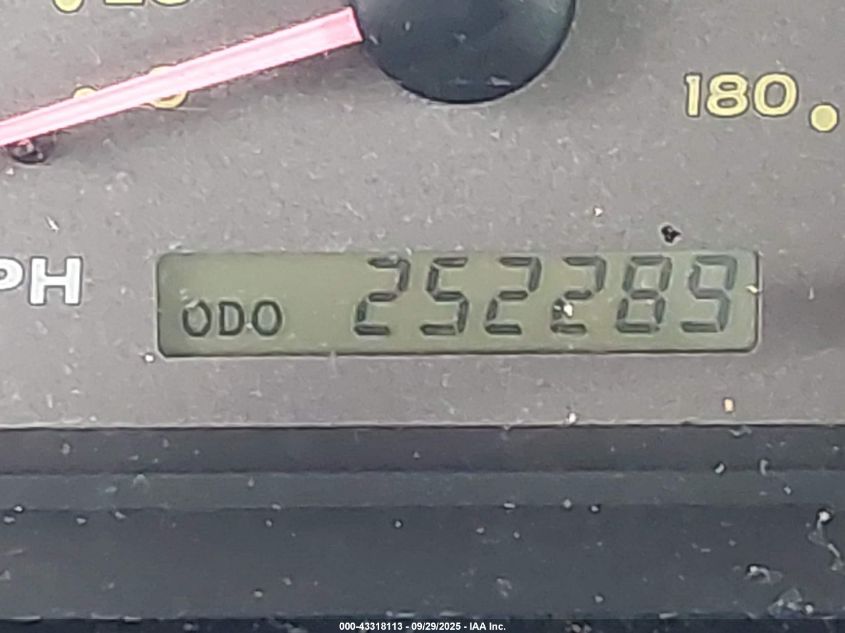 2003 Toyota Sequoia Sr5 V8 VIN: 5TDZT34A33S190008 Lot: 43318113