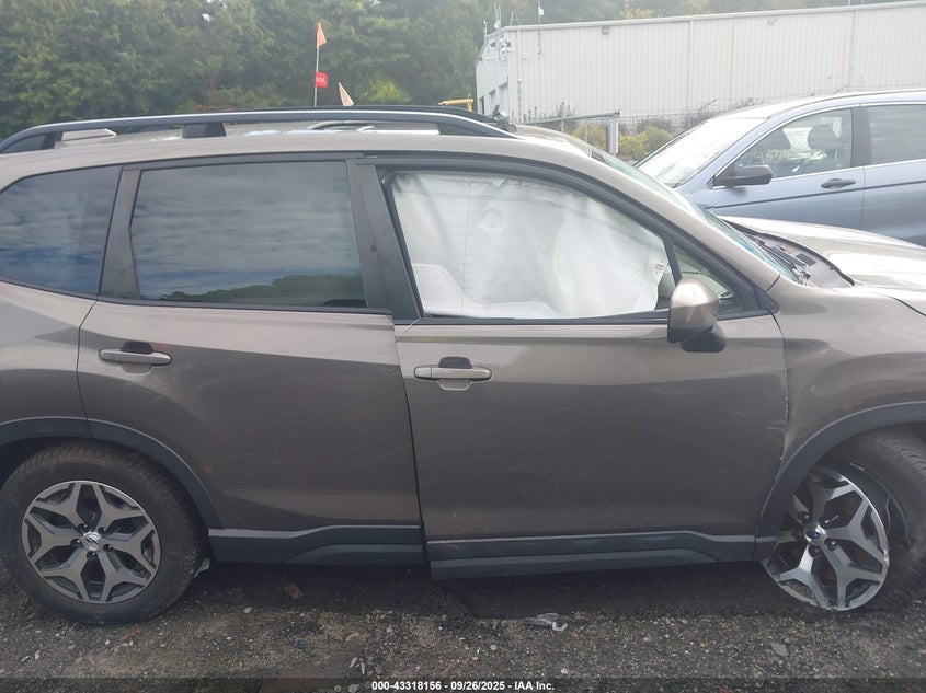 2019 SUBARU FORESTER PREMIUM - JF2SKAEC4KH476947