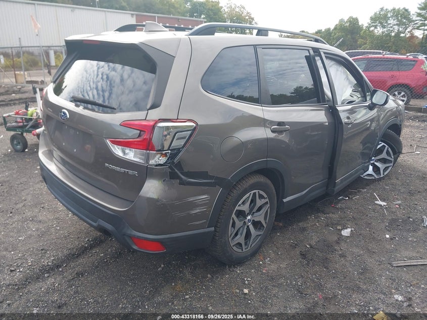 2019 SUBARU FORESTER PREMIUM - JF2SKAEC4KH476947