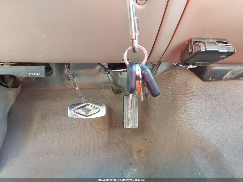 2004 Ford F-250 Lariat/Xl/Xlt VIN: 1FTNW21P74EB00102 Lot: 43318200