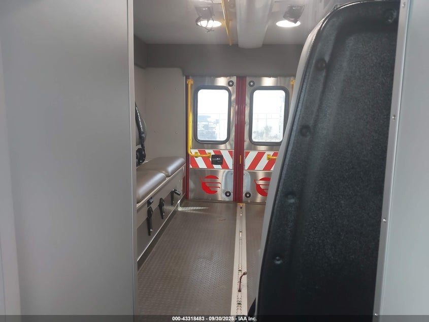 2025 Ford E-350 Cutaway VIN: 1FDWE3FN4SDD07338 Lot: 43318483