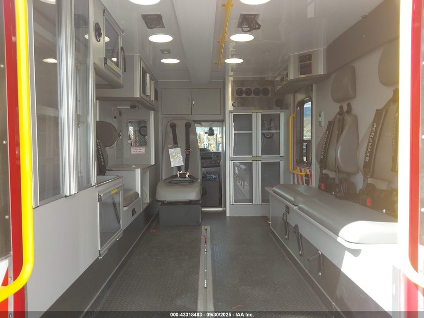 2025 Ford E-350 Cutaway VIN: 1FDWE3FN4SDD07338 Lot: 43318483