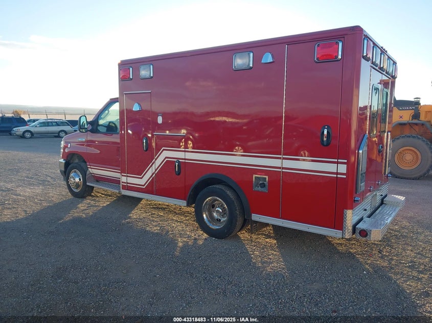 2025 FORD E-350 CUTAWAY auction photo 3