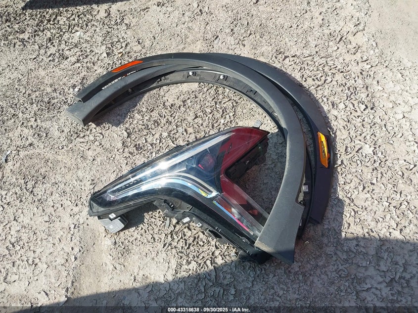 2020 Cadillac Xt4 Fwd Premium Luxury VIN: 1GYFZCR44LF093849 Lot: 43318638