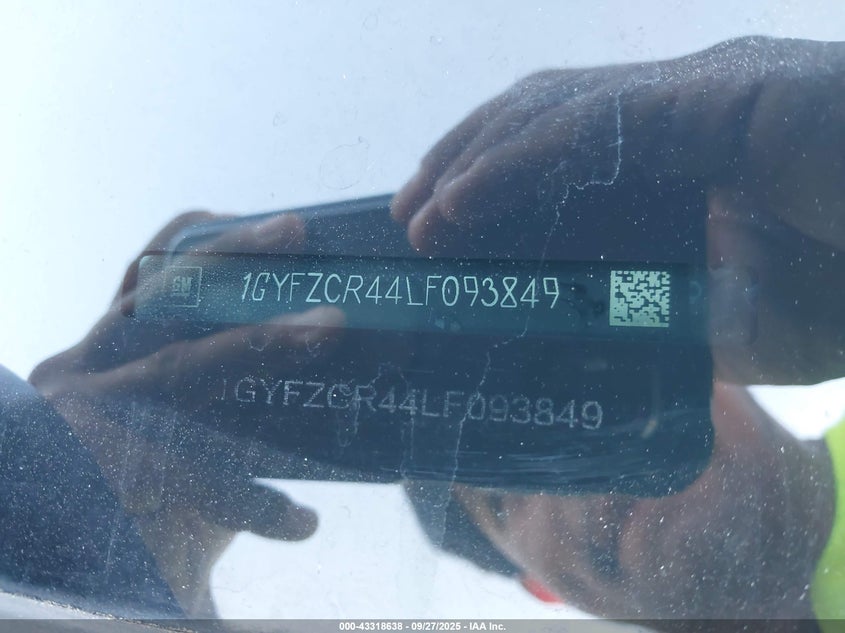 2020 Cadillac Xt4 Fwd Premium Luxury VIN: 1GYFZCR44LF093849 Lot: 43318638