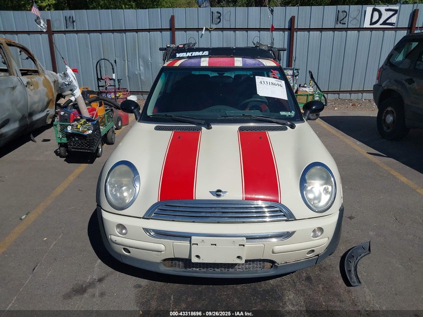 2003 Mini Cooper VIN: WMRWRC33493TC4137 Lot: 43318696