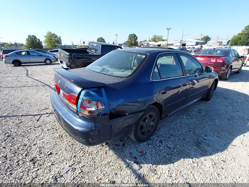 1HGCG56682A114201 2002 HONDA ACCORD photo no. 4