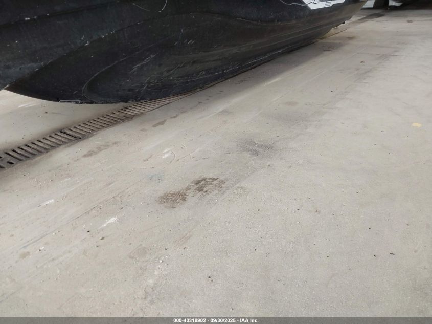 2017 Yamaha Waverunner VIN: USYAMA1808J617 Lot: 43318902