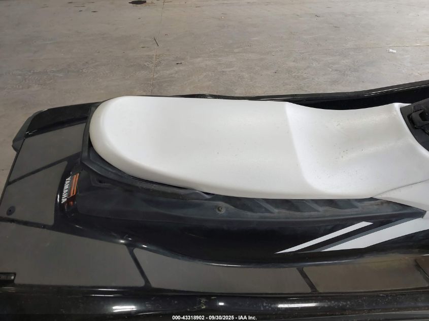 2017 Yamaha Waverunner VIN: USYAMA1808J617 Lot: 43318902