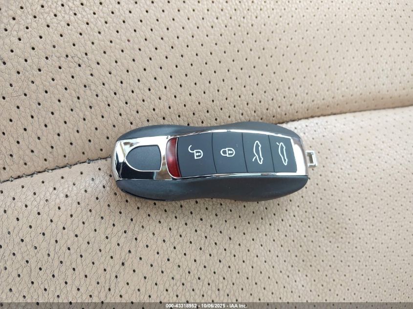 2013 Porsche Panamera 4 VIN: WP0AA2A78DL015715 Lot: 43318952