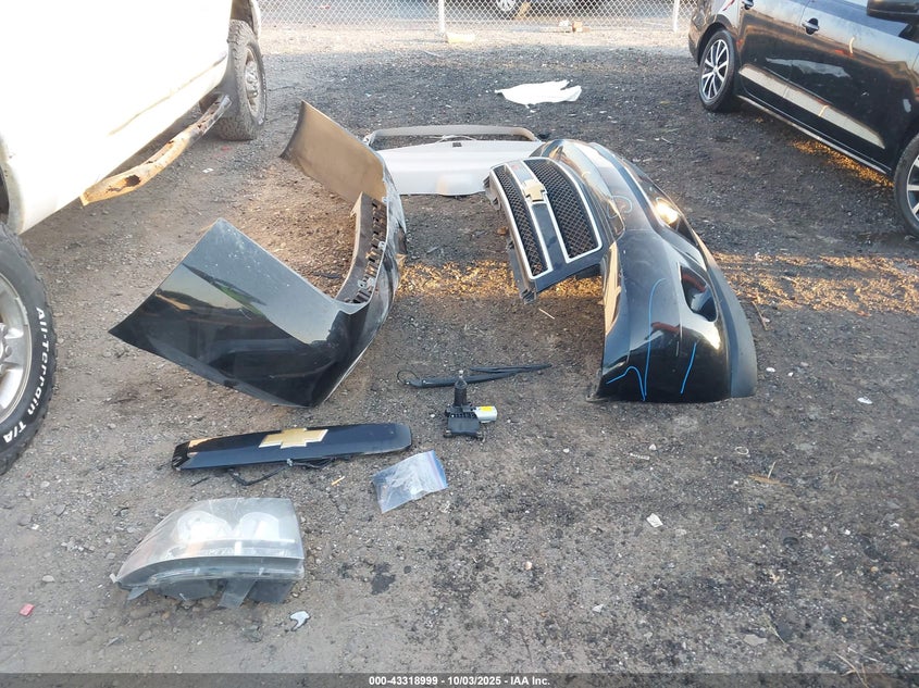 2014 CHEVROLET TAHOE LT 1GNSCBE0XER146095