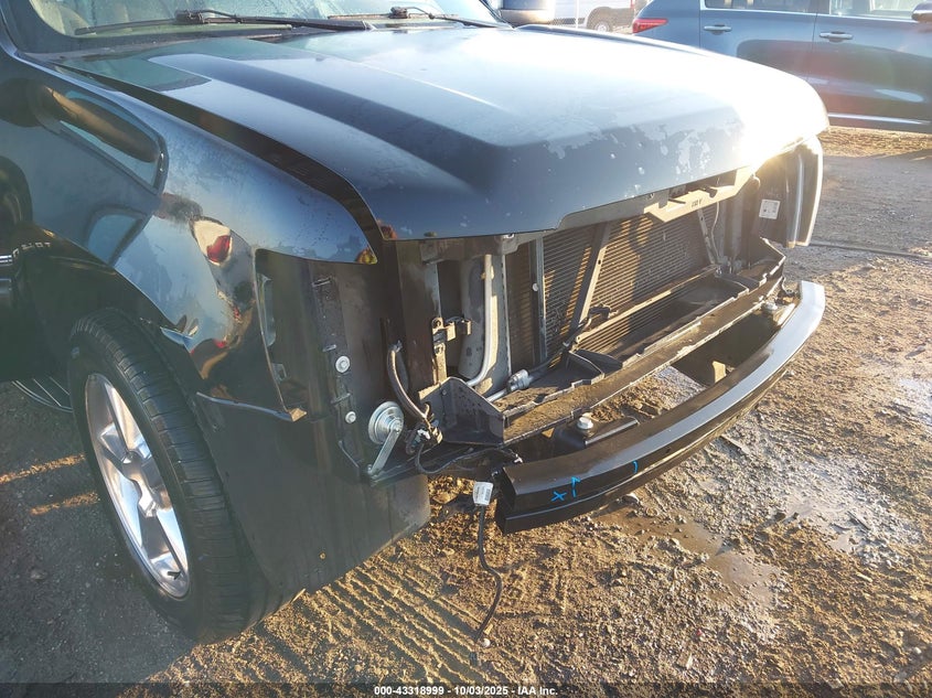 2014 CHEVROLET TAHOE LT 1GNSCBE0XER146095