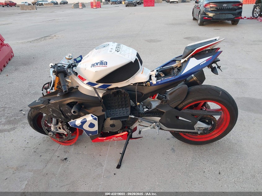 ZD4KSUP02NS000016 2022 APRILIA RS photo no. 13