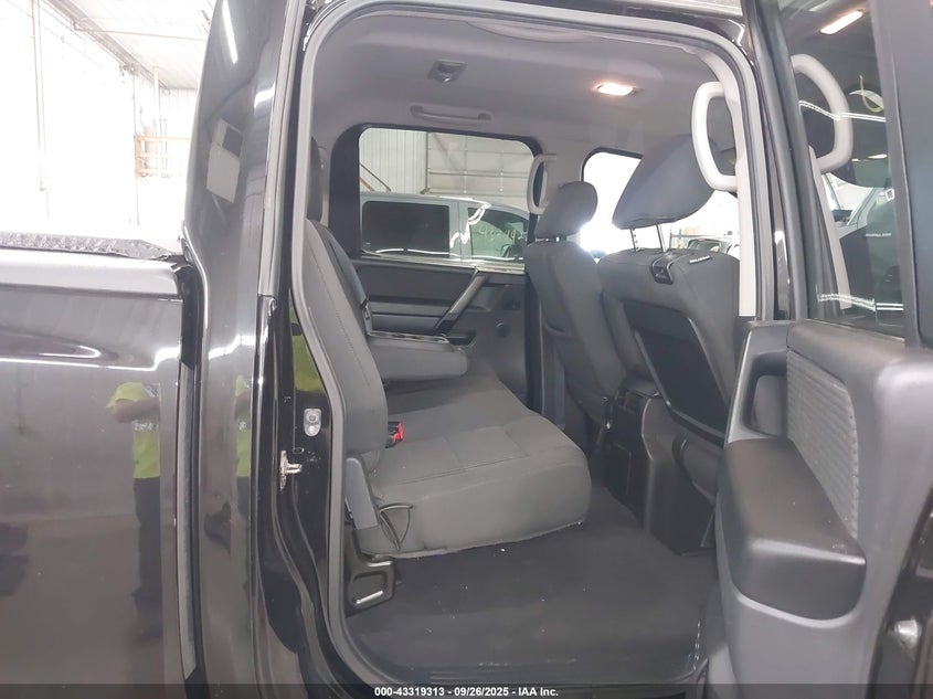 2014 NISSAN TITAN PRO-4X/S/SL/SV - 1N6BA0EC1EN516917