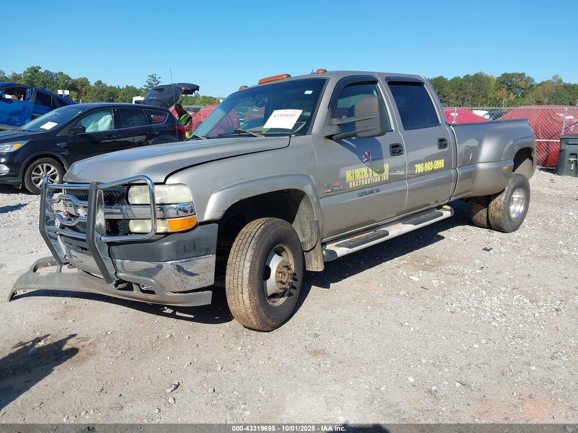 1GCJK33152F205723 2002 CHEVROLET SILVERADO photo no. 2