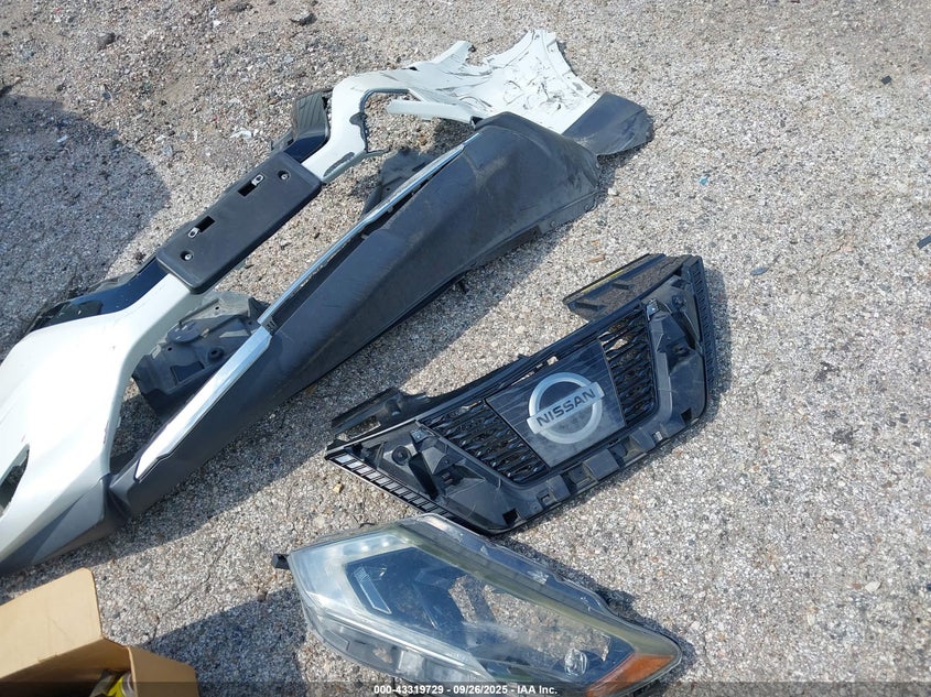 2017 NISSAN ROGUE SV - 5N1AT2MT1HC833288