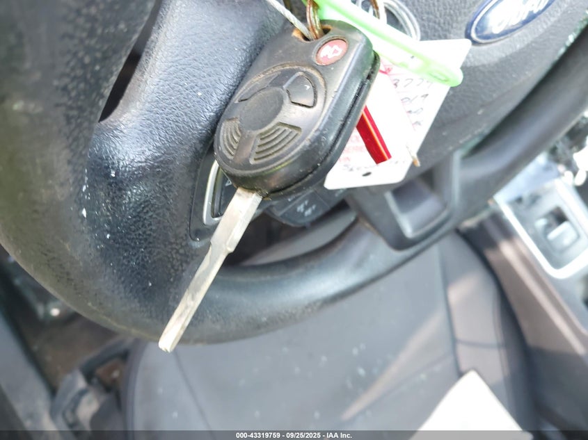 VIN 1FMCU0F77KUB32217 2019 FORD ESCAPE S