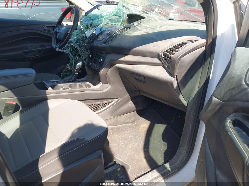 VIN 1FMCU0F77KUB32217 2019 FORD ESCAPE S
