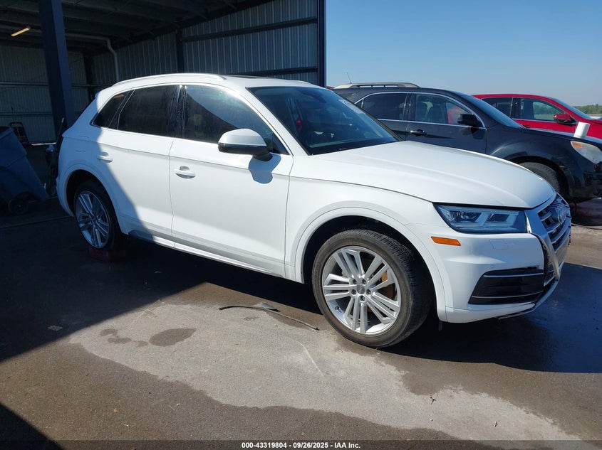 AUDI Q5 2.0T PREMIUM/2.0T TECH PREMIUM