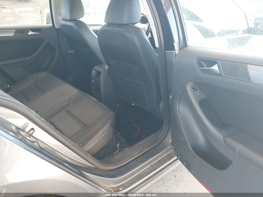 2013 VOLKSWAGEN JETTA 2.0L TDI - 3VWLL7AJXDM406369