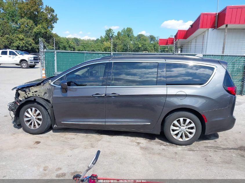 2017 Chrysler Pacifica Touring-L VIN: 2C4RC1BG6HR540713 Lot: 43320015