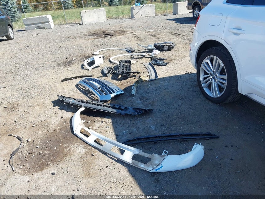 2018 Audi Q5 2.0T Premium/2.0T Tech Premium VIN: WA1BNAFY9J2180821 Lot: 43320113