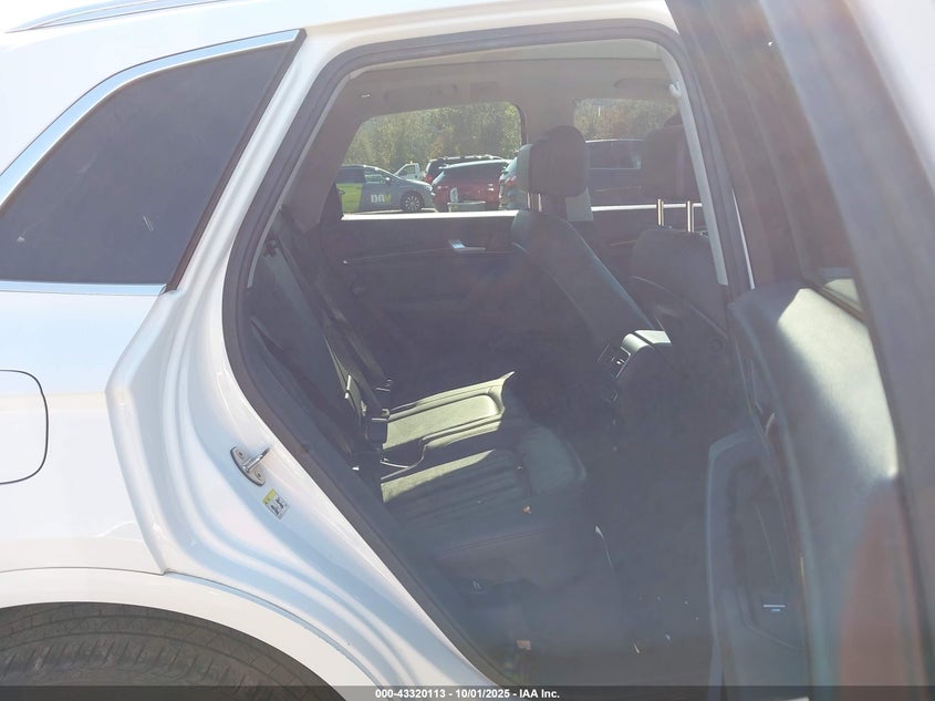 2018 Audi Q5 2.0T Premium/2.0T Tech Premium VIN: WA1BNAFY9J2180821 Lot: 43320113