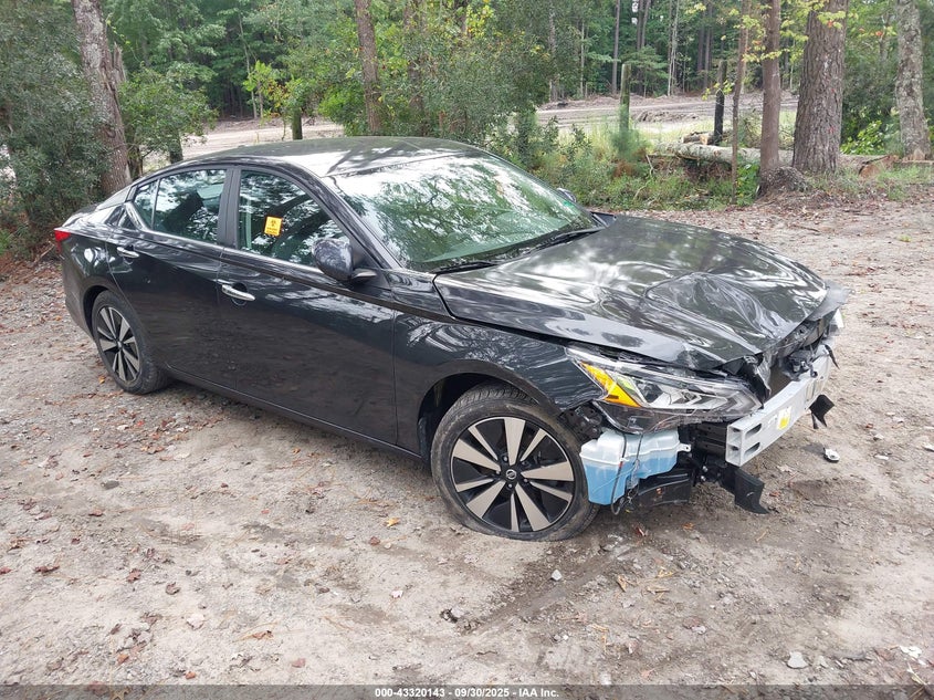 NISSAN ALTIMA SV FWD