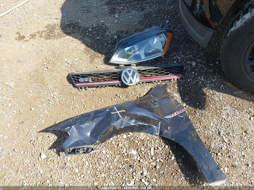 2017 VOLKSWAGEN GOLF GTI AUTOBAHN 4-DOOR/S 4-DOOR/SE 4-DOOR/SPORT 4-DOOR - 3VW4T7AU3HM050321