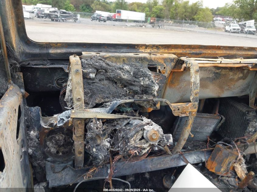 2001 Jeep Wrangler Sport VIN: 1J4FA49S91P328135 Lot: 43320243