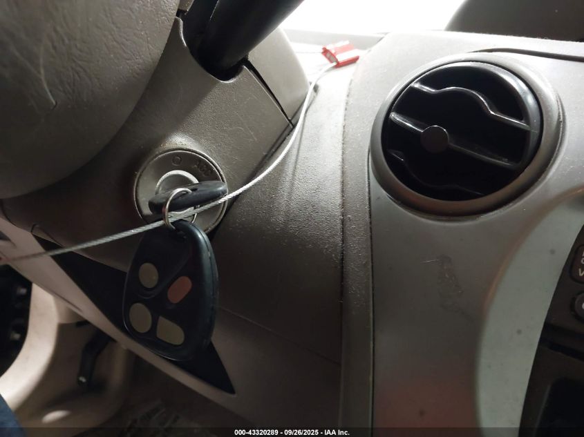 2004 Saturn Ion 2 VIN: 1G8AJ52F04Z133952 Lot: 43320289