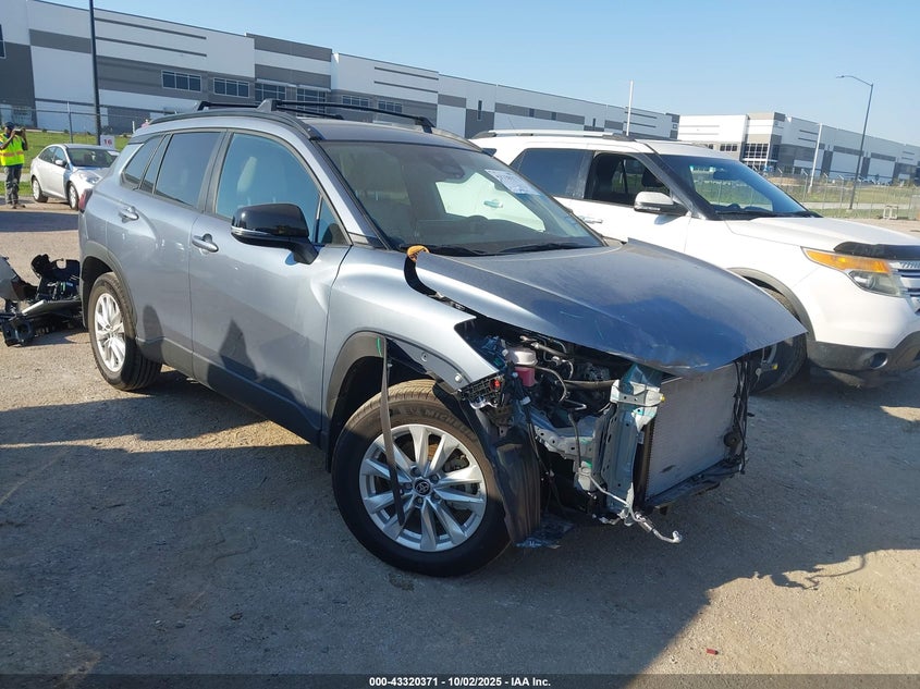 TOYOTA COROLLA CROSS LE