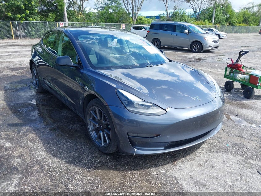 TESLA MODEL 3 LONG RANGE DUAL MOTOR ALL-WHEEL DRIVE