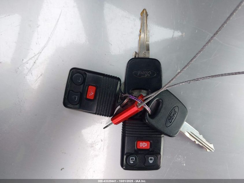 1998 Ford Explorer Sport VIN: 1FMYU24E5WUB84390 Lot: 43320441