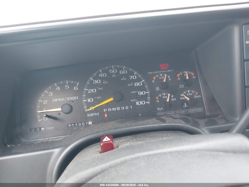 1998 Chevrolet Suburban 2500 VIN: 3GNGC26J1WG133301 Lot: 43320489