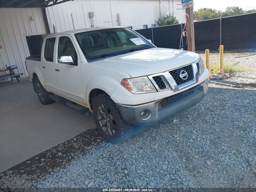2015 NISSAN FRONTIER SL - 1N6AD0EV8FN748095
