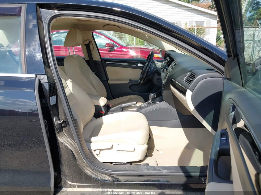 2015 VOLKSWAGEN JETTA 2.0L TDI SEL - 3VWLA7AJ0FM203256
