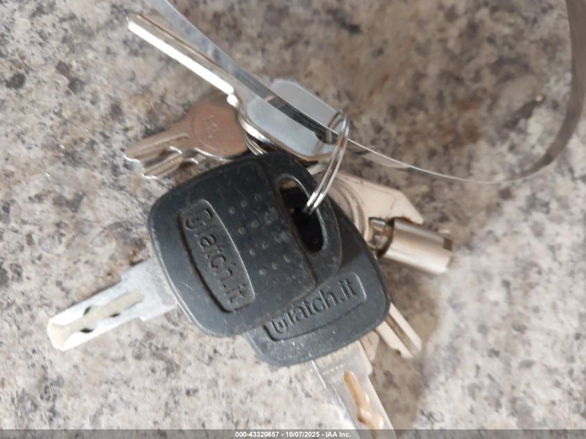 2005 Eclipse Attitude / 26Fsak / VIN: 5LZBE26225S002703 Lot: 43320657