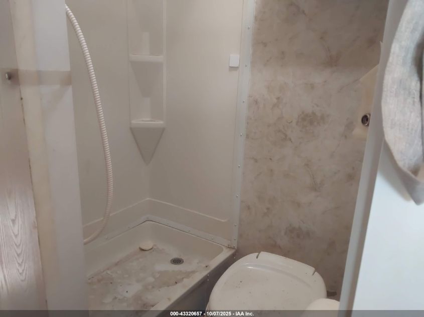 2005 Eclipse Attitude / 26Fsak / VIN: 5LZBE26225S002703 Lot: 43320657