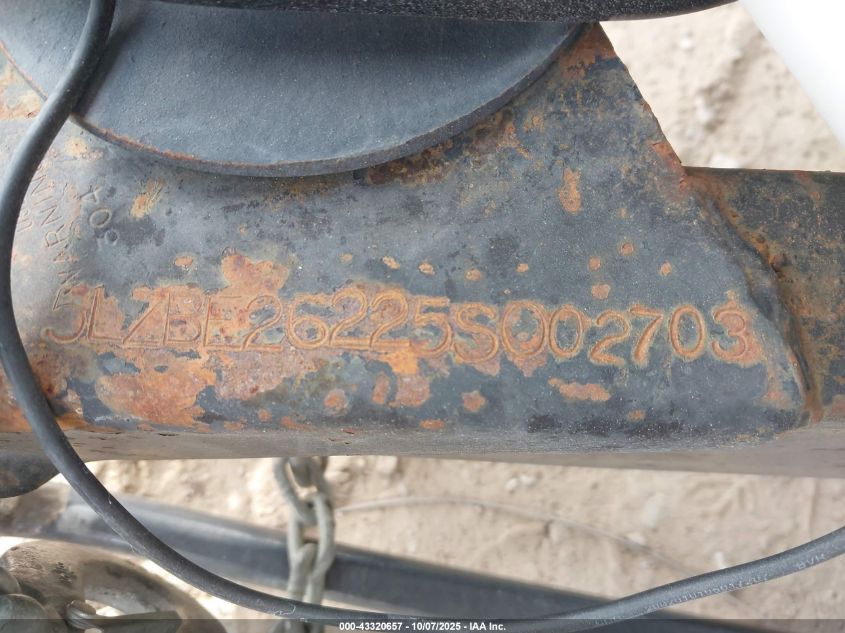 2005 Eclipse Attitude / 26Fsak / VIN: 5LZBE26225S002703 Lot: 43320657