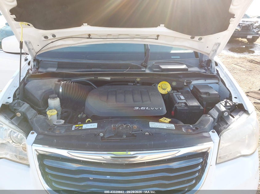 2013 CHRYSLER TOWN & COUNTRY S - 2C4RC1HG9DR818313