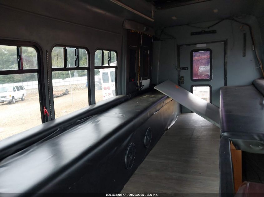 2001 Chevrolet Express Rv Cutaway VIN: 1GBJG31R911211115 Lot: 43320677