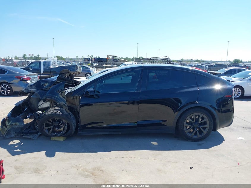 2023 Tesla Model X Dual Motor All-Wheel Drive/Standard Range VIN: 7SAXCDE5XPF413723 Lot: 43320692