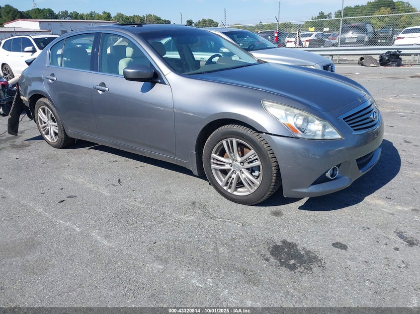 INFINITI G25 JOURNEY