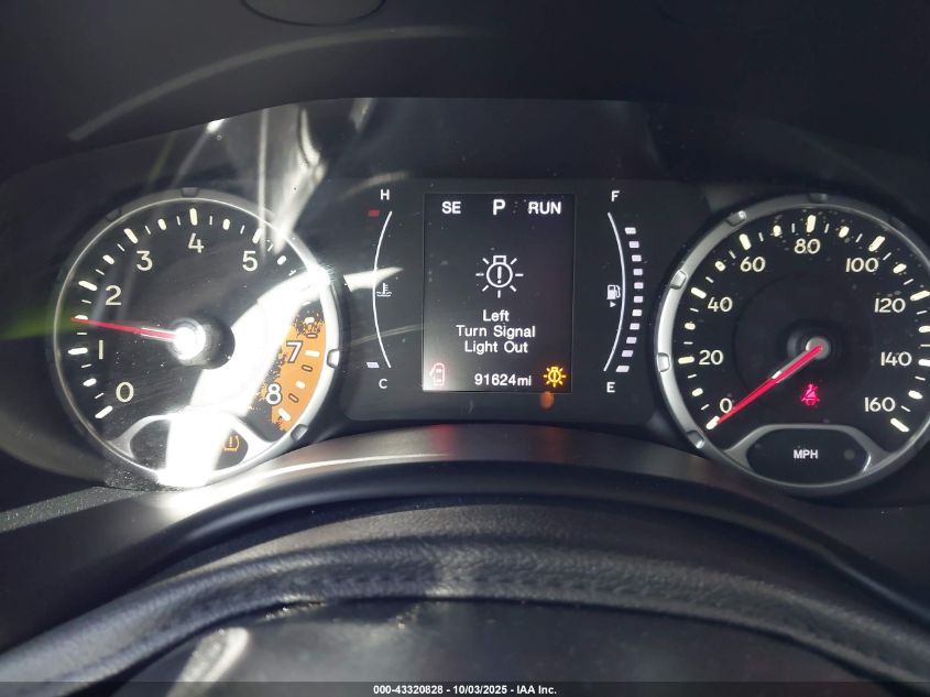 2017 Jeep Renegade Latitude Fwd VIN: ZACCJABB3HPG16215 Lot: 43320828