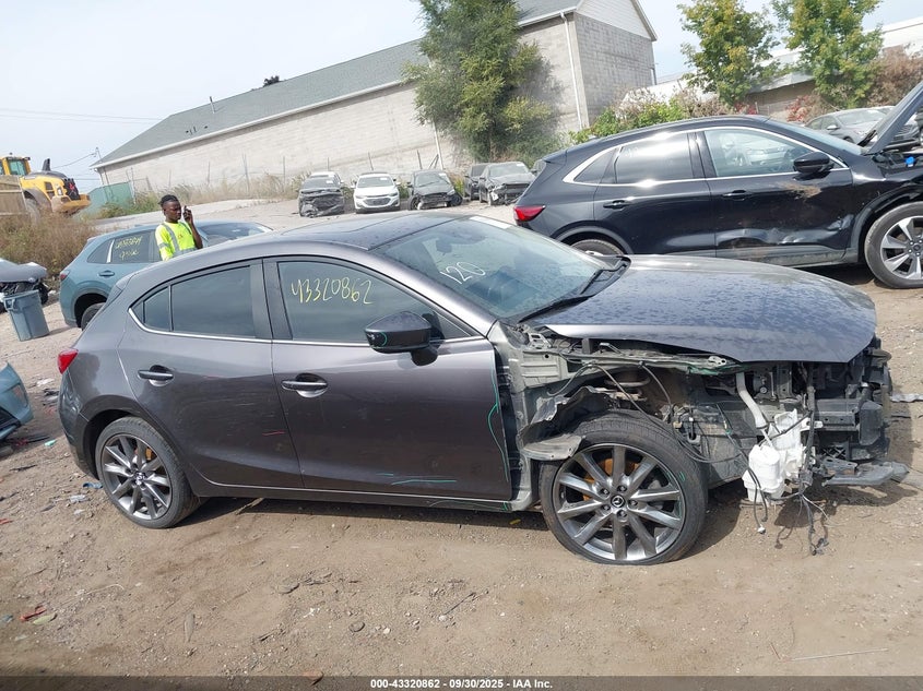 2018 MAZDA MAZDA3 TOURING - 3MZBN1L32JM256352