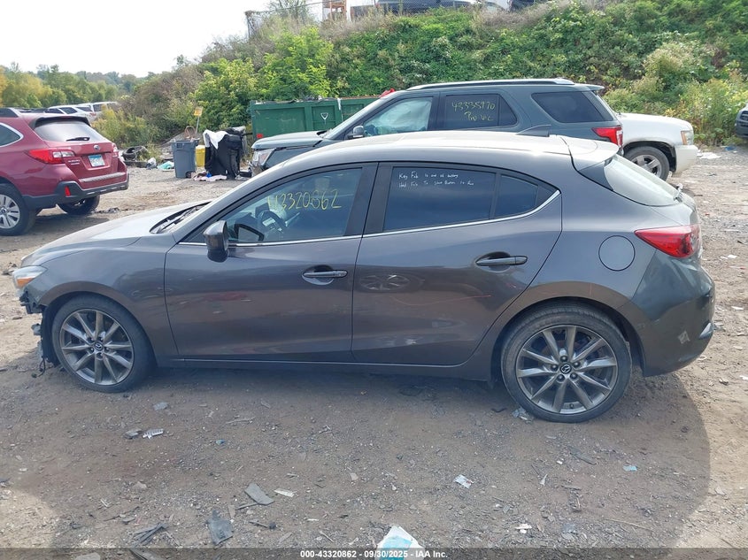2018 MAZDA MAZDA3 TOURING - 3MZBN1L32JM256352