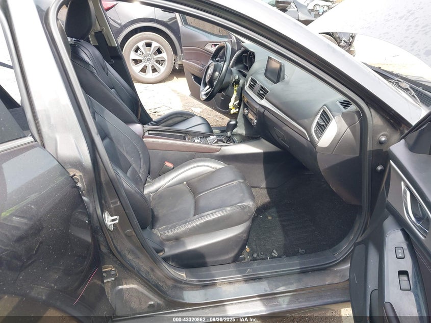 2018 MAZDA MAZDA3 TOURING - 3MZBN1L32JM256352